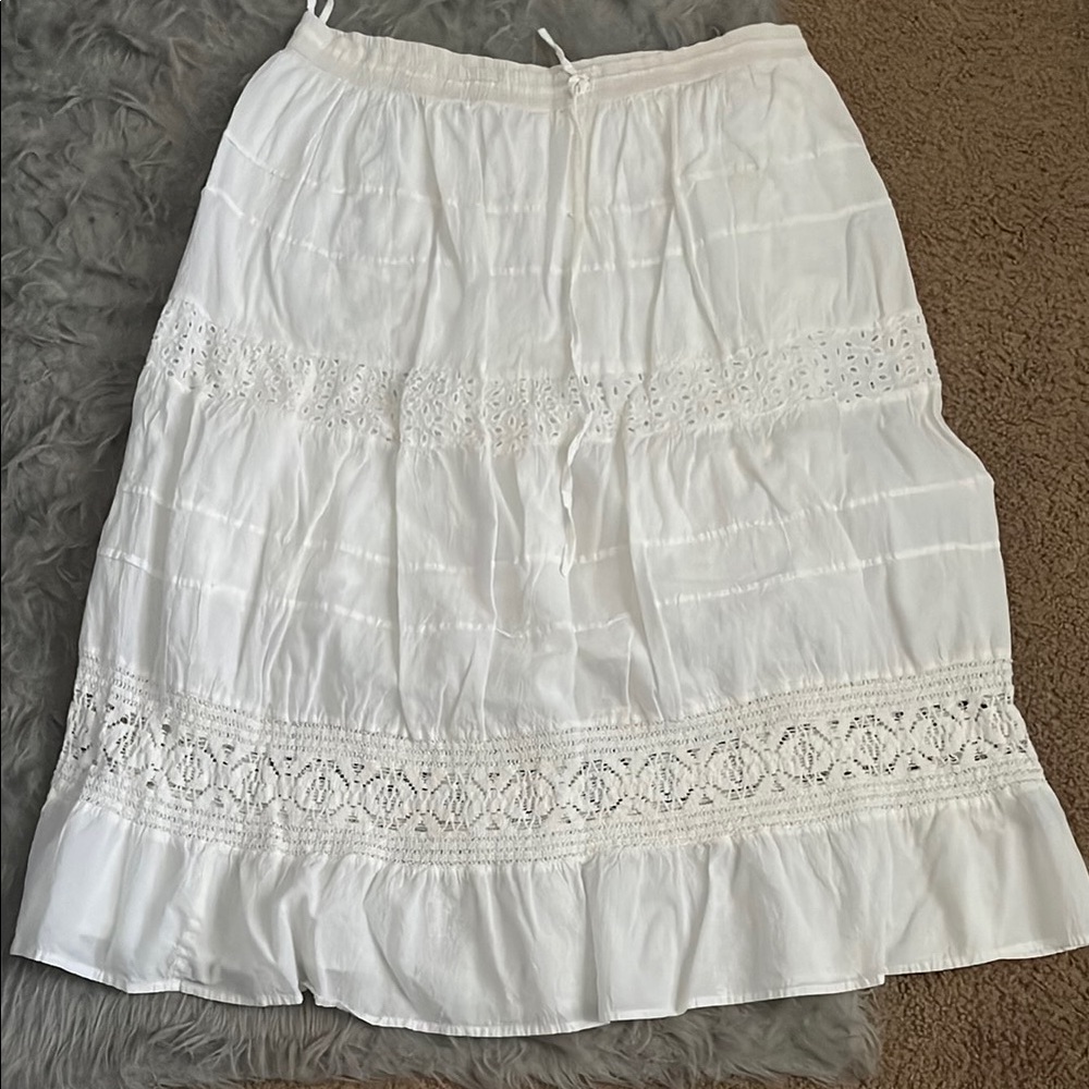 Elegant White Lace Trim Skirt